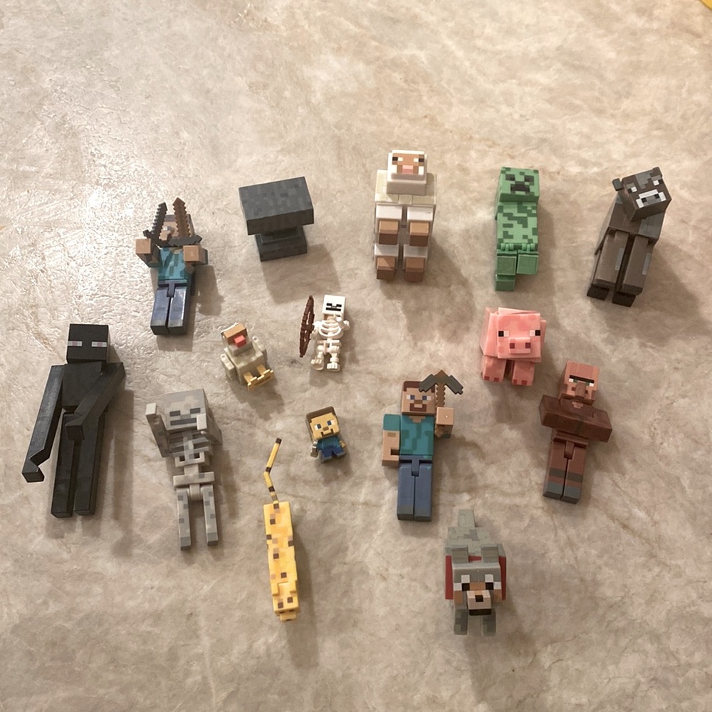 MINECRAFT character figurines with accessories. Lot of 16 assorted figures.